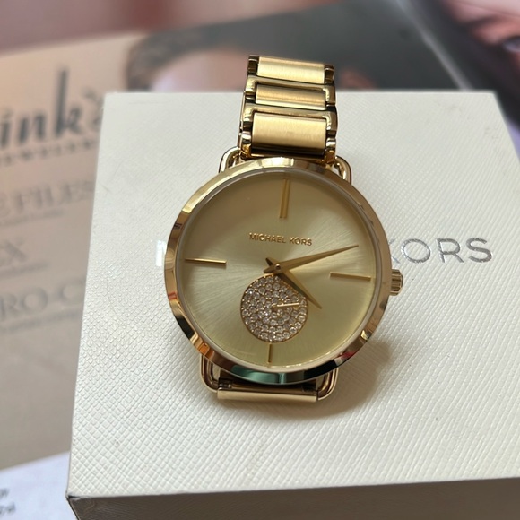 MICHAEL KORS WATCH AUTHENTIC GOLD NEW BATTERY - Picture 1 of 9